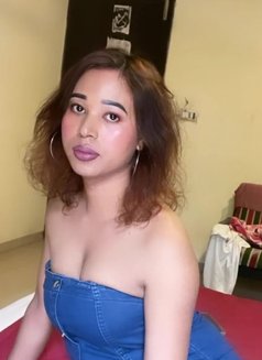 Priyanka - Transsexual escort in Bangalore Photo 6 of 7