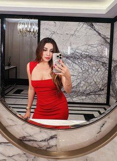 Priyanka Indian Model - escort in Abu Dhabi Photo 1 of 5