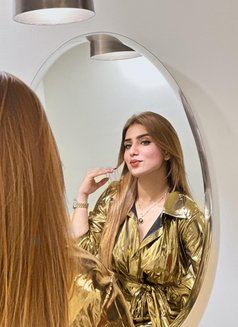 Priyanka Indian Model - puta in Abu Dhabi Photo 7 of 7