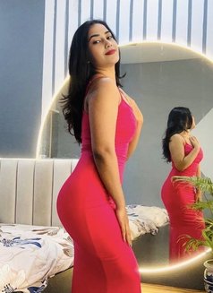 Priyanshi - escort in Colombo Photo 2 of 4
