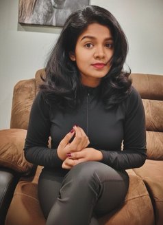 Priyanshi Escort - escort in Mumbai Photo 1 of 2