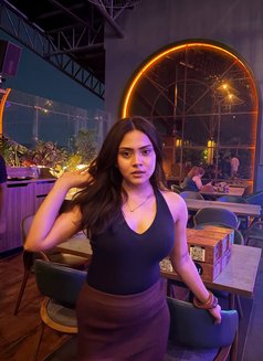 Priyanshi - escort in Surat Photo 2 of 5