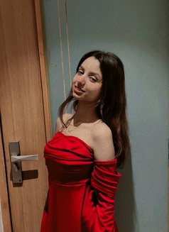 Priyanshi Shah Vadodara Escort Service - puta in Vadodara Photo 1 of 2