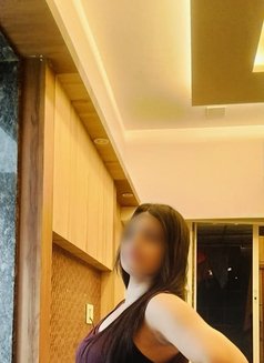 Priyanshi Your Sexy Companion - puta in Mumbai Photo 4 of 5