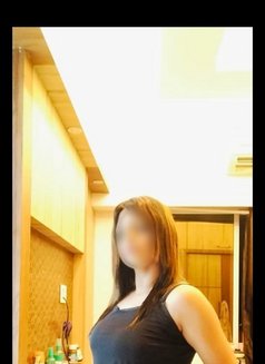 Priyanshi Your Sexy Companion - puta in Mumbai Photo 5 of 5