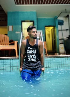 Priyanshu - Acompañantes masculino in Kolkata Photo 7 of 8