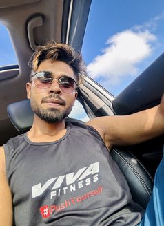 Priyanshu - Acompañantes masculino in Kolkata Photo 8 of 8