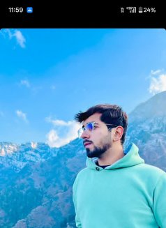 Priyanshu - Masajista in Noida Photo 2 of 5