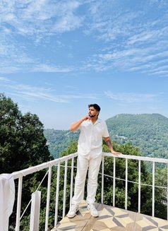 Priyanshu - Masajista in Noida Photo 5 of 5
