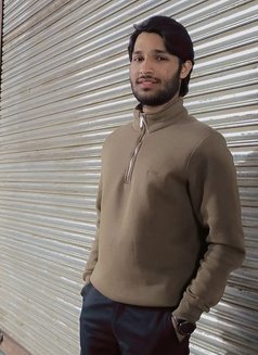 Priyanshu - Acompañantes masculino in New Delhi Photo 2 of 3
