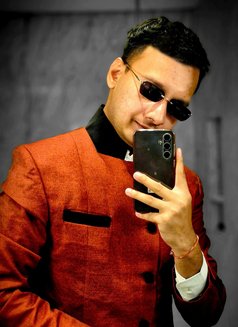 Priyanshu - Acompañantes masculino in Patna Photo 1 of 1