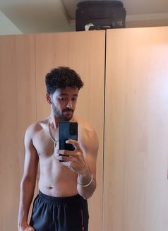 Priyanshu - Acompañantes masculino in Pune Photo 4 of 7