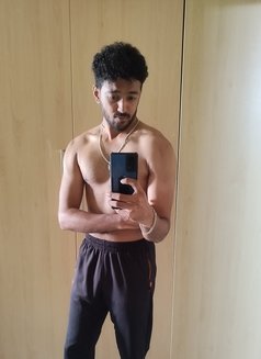 Priyanshu - Acompañantes masculino in Pune Photo 5 of 7