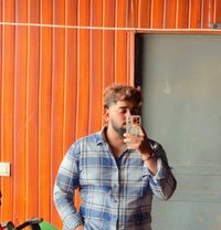 Priyanshu Sharma - Acompañantes masculino in New Delhi