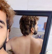 Priyanshu Sharma - Acompañantes masculino in New Delhi