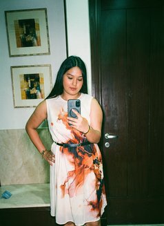 Priyu - escort in New Delhi Photo 3 of 4