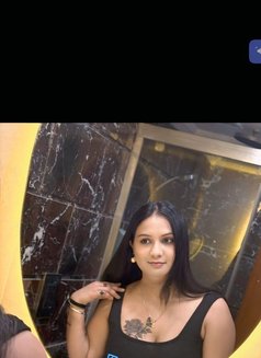 Priyu - escort in New Delhi Photo 9 of 9