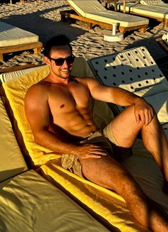 Pro Massage Dance & Escort - Male escort in Cannes Photo 17 of 17