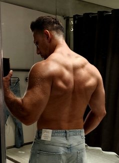 Pro Massage Dance & Escort - Acompañantes masculino in Paris Photo 13 of 13