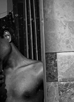 Prof. Beast - Male escort in Mumbai Photo 4 of 5