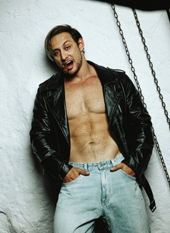 Profesional massage and strip - masseur in Tel Aviv Photo 2 of 9