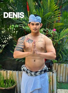 Dennis in Seminyak Bali - Male companion in Bali Photo 15 of 20