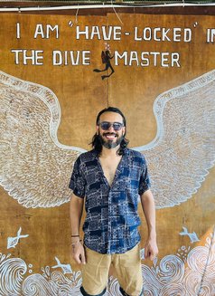 Professional Chiropractor & A Masseur - Male escort in Mumbai Photo 6 of 6