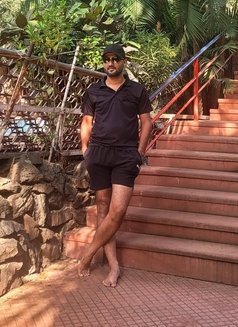 Professional Cuddle / hug Therapist - Male companion in Mumbai Photo 2 of 2