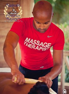 Professional Swedish, Yoni & B2b Masseur - masseur in Nairobi Photo 4 of 4