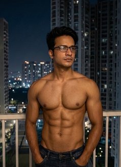 Professional Male Escort for Elite Women - Acompañantes masculino in Kolkata Photo 27 of 30