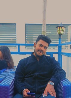 FREE Professional Male Escort - Acompañantes masculino in New Delhi Photo 6 of 8