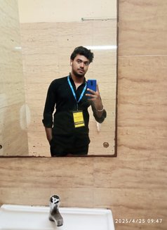 FREE Professional Male Escort - Male escort in New Delhi Photo 5 of 5