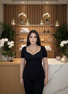 Professional massage and service - Transsexual escort in Riyadh Photo 1 of 10