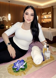 Professional massage and service - Transsexual escort in Riyadh Photo 6 of 10