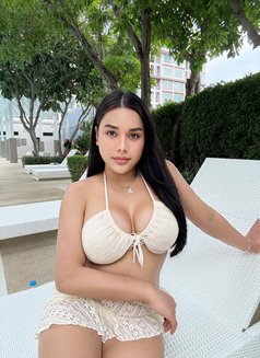 Professional massage and service - Acompañantes transexual in Riyadh Photo 3 of 15