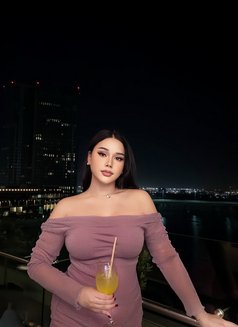 Professional massage and service - Acompañantes transexual in Riyadh Photo 12 of 15