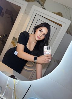 Professional massage and Service - Acompañantes transexual in Riyadh Photo 6 of 10