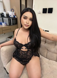 Professional massage and service - Transsexual escort in Riyadh Photo 11 of 18