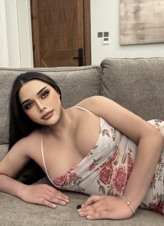 Professional massage and service - Transsexual escort in Riyadh Photo 7 of 11