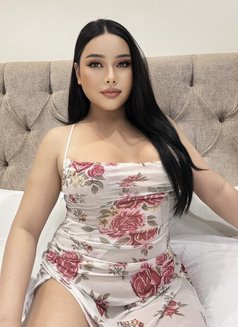 Professional massage and service - Transsexual escort in Riyadh Photo 8 of 11