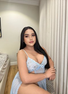 Professional massage and Service - Transsexual escort in Riyadh Photo 9 of 14