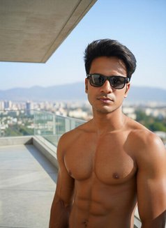 PROFESSIONAL MASSAGE EXPERT FOR WOMEN - masseur in Kolkata Photo 13 of 13