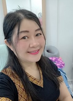 Professional massage including & fun - masseuse in Al Manama Photo 8 of 13