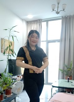 Professional massage including & fun - masseuse in Al Manama Photo 9 of 13