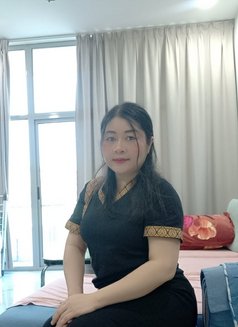 Professional massage including & fun - masseuse in Al Manama Photo 10 of 13