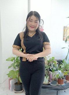 Professional massage including & fun - masseuse in Al Manama Photo 11 of 13