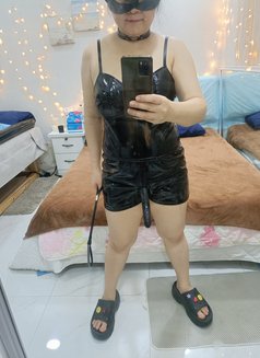 Professional massage including & fun - masseuse in Al Manama Photo 24 of 30