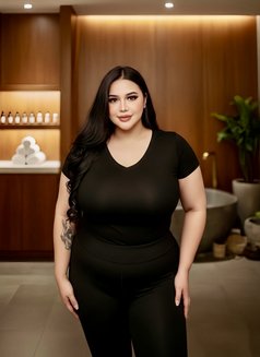 professional massage - masseuse in Riyadh Photo 10 of 10