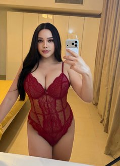 Professional massage Vvip Service - Transsexual escort in Al Manama Photo 1 of 21