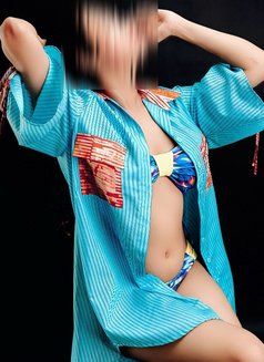 Professional Model Available for Meeting - puta in Colombo Photo 2 of 7